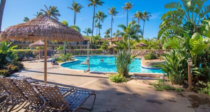 Maui Kaanapali Villas B225: Maui Beachfront Condo w/ AC, Community Pool, Hot Tub