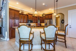 Unclassified image, 4 of 24, button