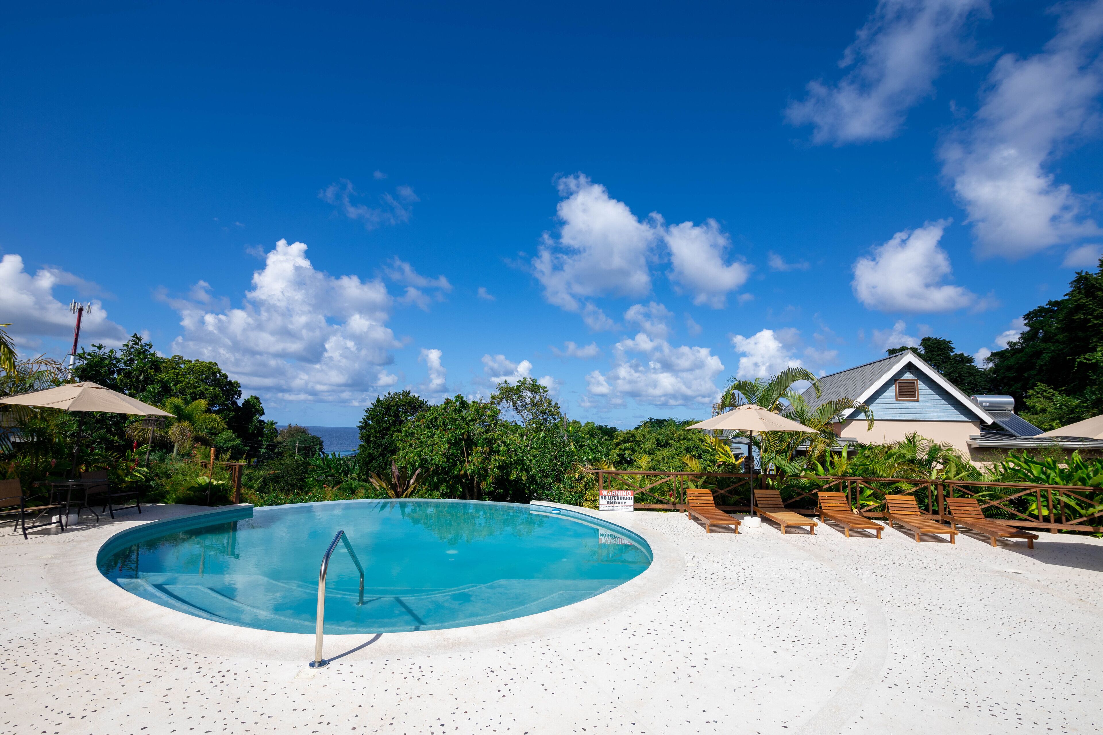 Alberca al aire libre 