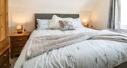 1 Woodhouse Cottages