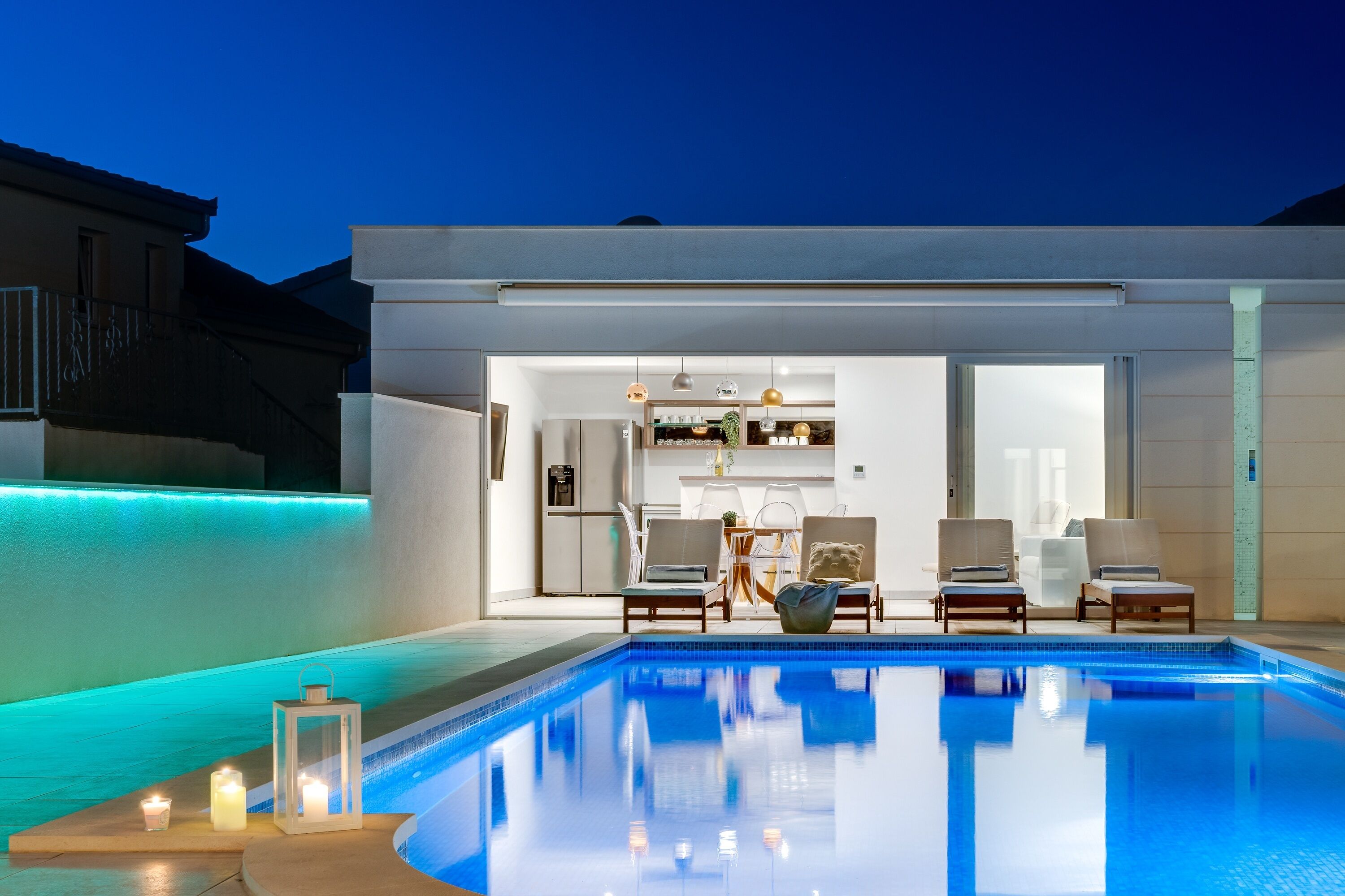 Outdoor pool, a heated pool