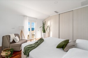 4 bedrooms, in-room safe, iron/ironing board, travel crib