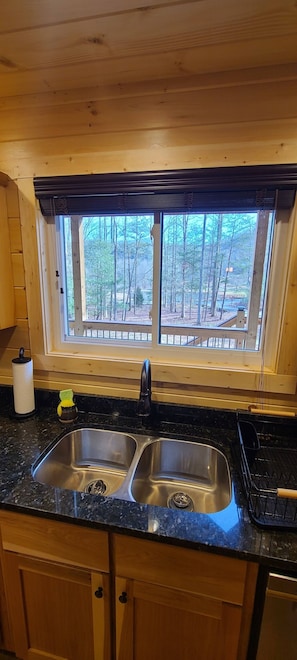 Fridge, microwave, oven, stovetop - Big Porch and Wide Open Spaces (Sevierville)