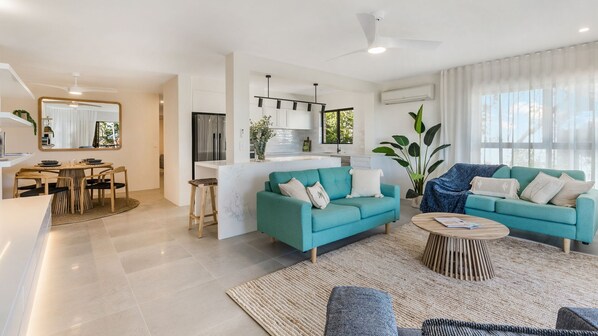 TV - Sundown Lodge 4 Edgar Bennett Avenue 14 (Noosa Heads)