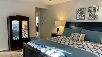 4 bedrooms, desk, iron/ironing board, travel cot