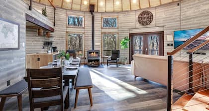 Shenandoah Yurt: Hot Tub~Wood Stove~WiFi~EVcharger