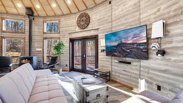 Smart-TV, peis, videospill og bøker