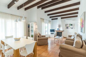 TV, DVD player - 3 Bedroom Villa, Private Pool, Close to the beach, Binibeca (Binibeca)