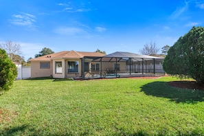 Property grounds - Pool Home • Sleeps 11 • Fenced Yard & Pet Friendly • 12 min WEC • Great Location (Ocala)