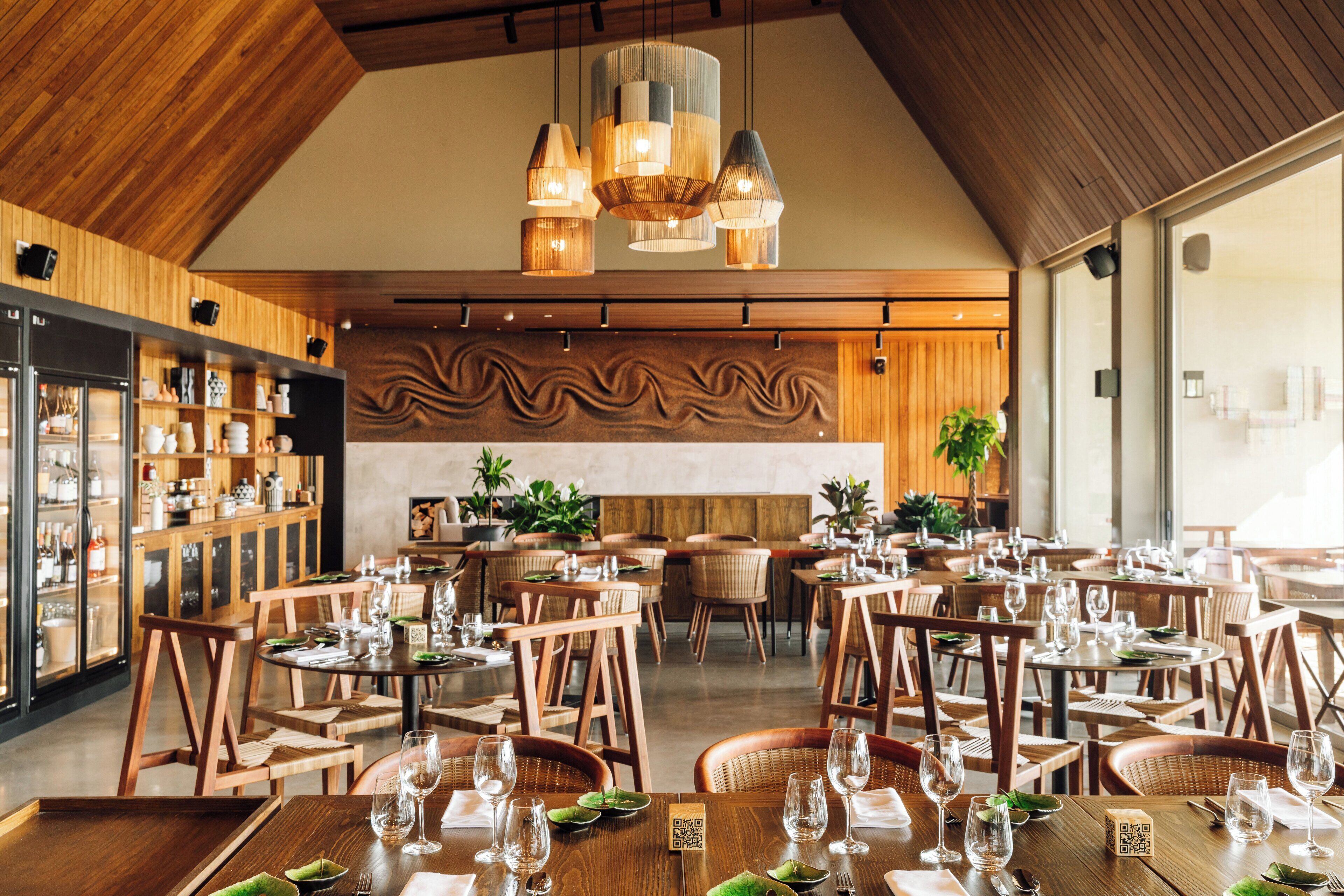 2 restauranter, der serverer frokost og aftensmad