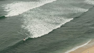 Surfing/boogie boarding