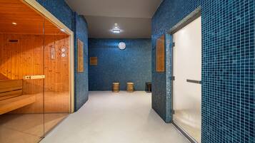 Couples treatment room(s), Turkish bath/hammam, body treatments, facials