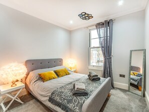 3 bedrooms, free WiFi, bed sheets - Walpole Heights Penthouse (Margate)