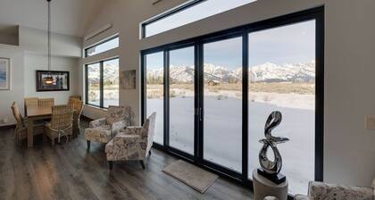 Beautiful 6-bedroom ranch at the foot of the Grand Teton Mountains.
