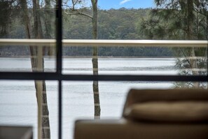 Interior - The Lake House - Holiday Home (Kings Point)