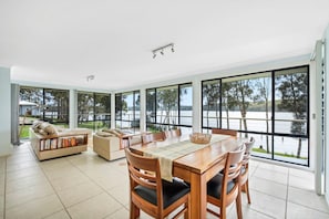 Interior - The Lake House - Holiday Home (Kings Point)