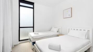2 bedrooms, iron/ironing board, WiFi, bed sheets