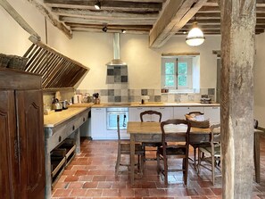 Réfrigérateur, four, plaque de cuisson, lave-vaisselle