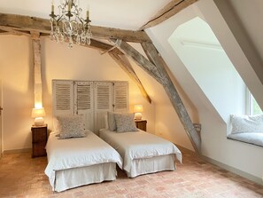 2 chambres, fer et planche à repasser, Wi-Fi gratuit, draps fournis