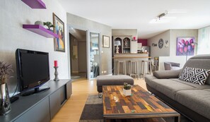 TV - -DALIA- APPARTEMENT CENTRE-VILLE-TERRASSE-PARKING (Concarneau)