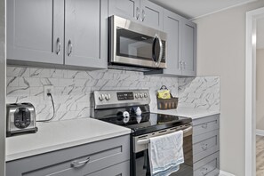 Fridge, microwave, oven, stovetop -  Remodeled Lake Front Pool Home! Sleeps 13! Bring dogs and kids! (Holiday)