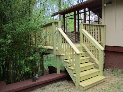 Blue Mountain Cabin, secluded, perfect for couples, near main road
