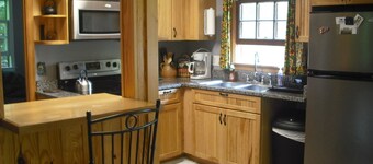 Blue Mountain Cabin, secluded, perfect for couples, near main road