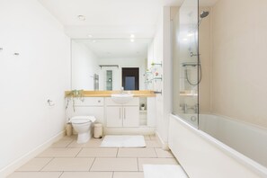 Apartment | Bathroom - The Dalston Collection (London)