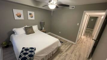 2 habitaciones, escritorio y cortinas blackout