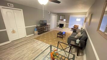 Smart TV, Netflix, streaming services