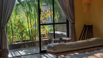 Jr. Suite with Terrace | Egyptian cotton sheets, premium bedding, in-room safe