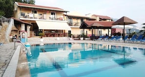 Seasonal outdoor pool - Corfu Hotel Apartments (Corfu)