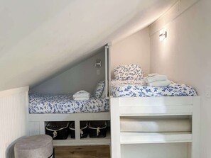 4 dormitorios, tabla de planchar con plancha, wifi gratis y ropa de cama