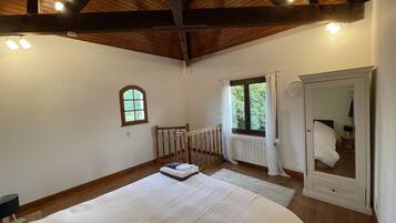 8 camere, ferro/asse da stiro, Wi-Fi gratuito, lenzuola