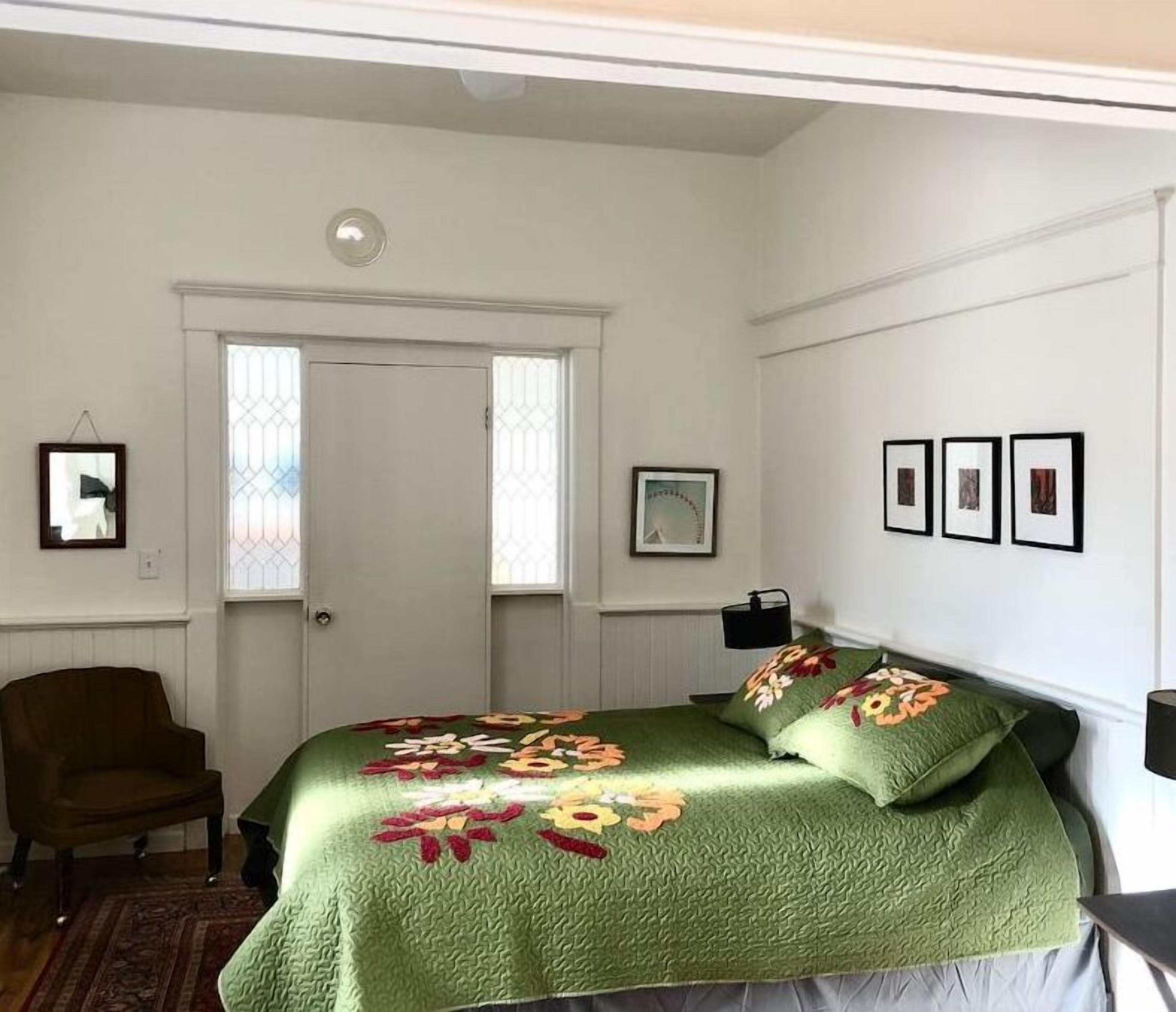 4 Schlafzimmer, Schreibtisch, Bügeleisen/Bügelbrett, kostenloses WLAN