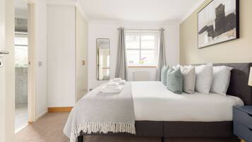 Apartment | 2 bedrooms, hypo-allergenic bedding, individually furnished