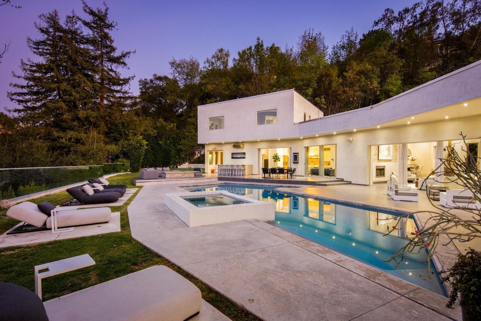 Hutton Estate - Private Modern Beverly Hills Compound with Gym and Pool