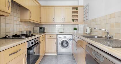 Premium 2 Bed Apartment in Haggerston