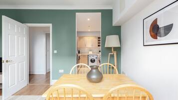 Apartamento | Servicio de comidas en la habitación