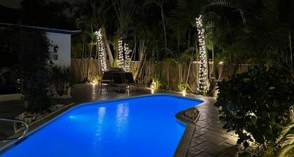Tropical Oasis W/Heated Pool 2 miles to the Beach
