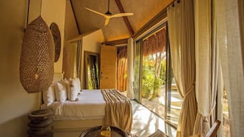 Muare Suite | Living area | Books, printers