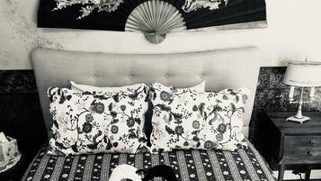 1 habitación, decoración personalizada y muebles diferentes