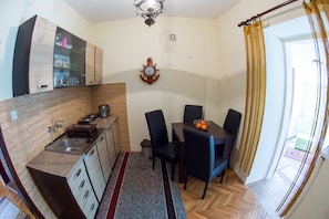 Economy Apartment | In-room dining - Apartments Old Town Aleksici (Budva)