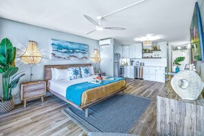 アイロン / アイロン台、WiFi (無料)、ベッドシーツ