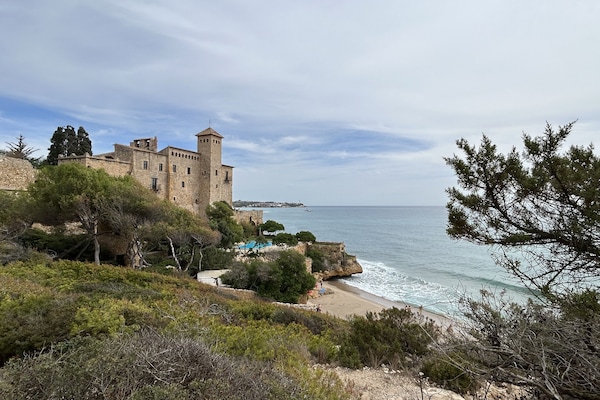 En la playa, arena blanca
