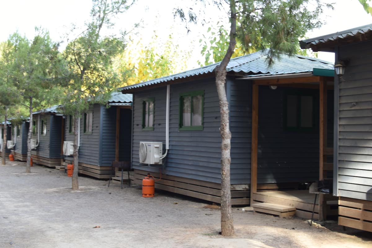 Classic Bungalow | 3 bedrooms, travel crib, free WiFi, bed sheets