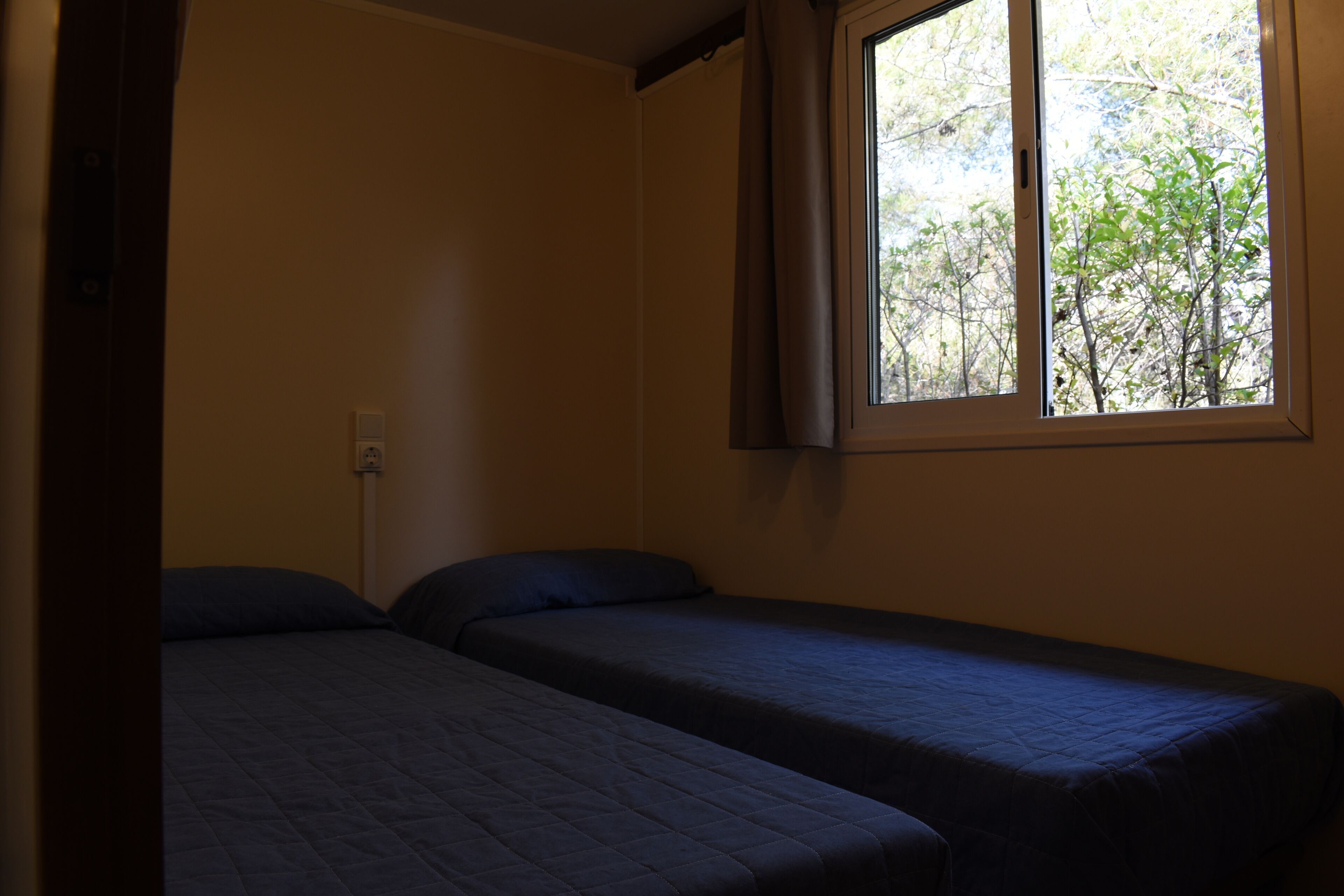 Individually furnished, free WiFi, bed sheets