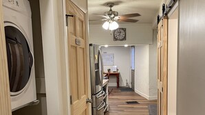Interior - All-inclusive Single Level 3 Bedroom Apartment w/ Full Bath, & Equipped Kitchen (Terre Haute)