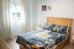 3 chambres, bureau, fer et planche à repasser, Wi-Fi gratuit