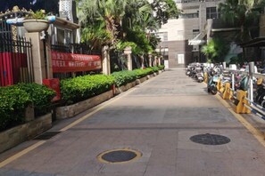 Unclassified image, 4 of 50, button - Shenzhen Four Seasons Family Apartment (Shenzhen)